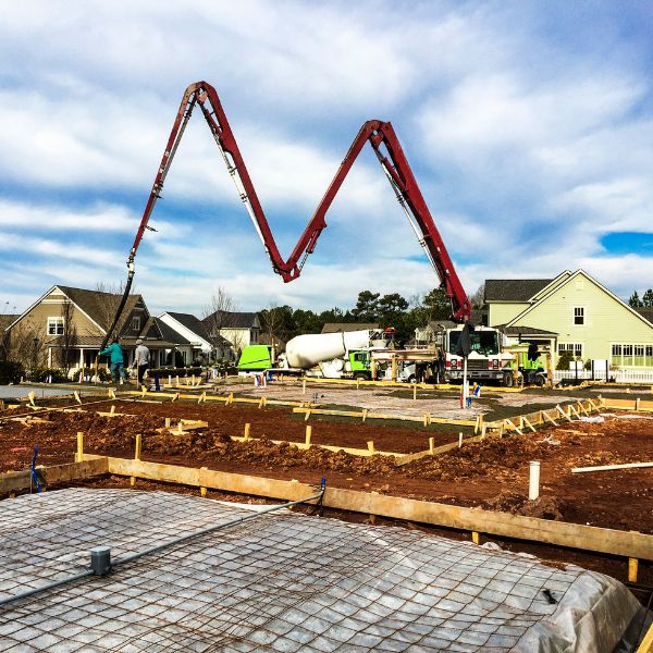 Lymphatic drainage performed on a ladies tummy